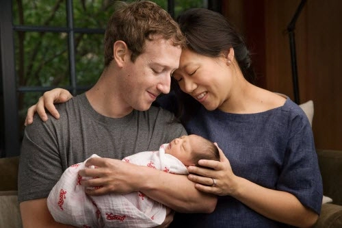 Mark zuckerberg khoe ảnh chăm con hạnh phúc tràn trề