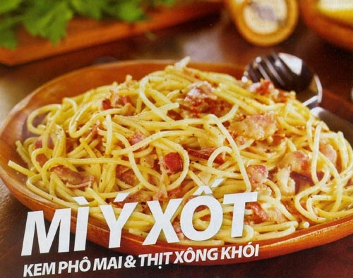 Mì ý xốt kem phô mai và thịt xông khói