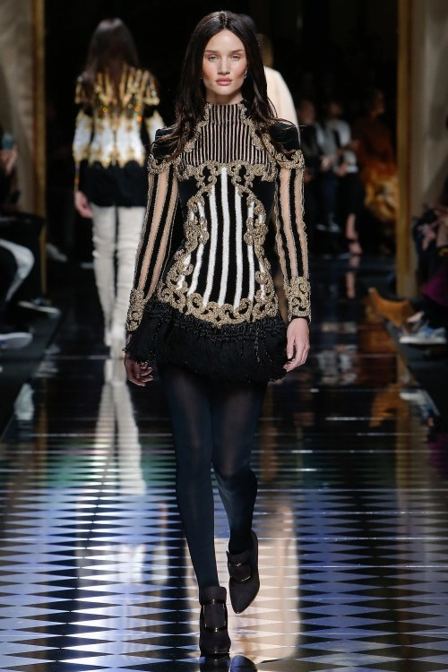 Ngây ngất trong đại tiệc nhan sắc tại show balmain