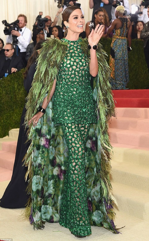 Những bộ cánh xấu lạ lố bịch nhất met gala 2016