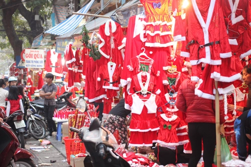 Quần áo noel trẻ em đắt hàng mùa giáng sinh