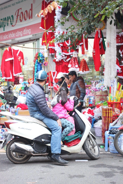 Quần áo noel trẻ em đắt hàng mùa giáng sinh