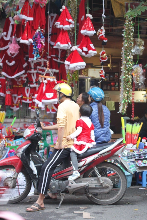 Quần áo noel trẻ em đắt hàng mùa giáng sinh