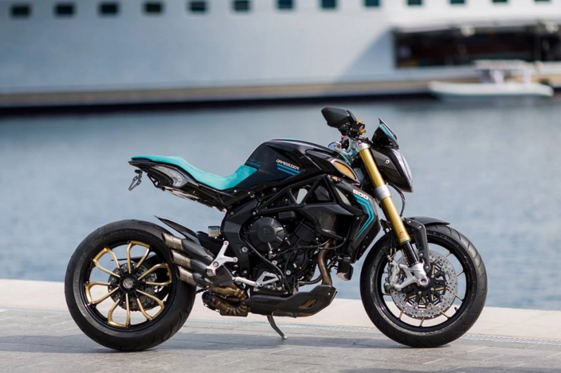 Siêu phẩm mv agusta dragster độ full option cùng các chi tiết mạ vàng