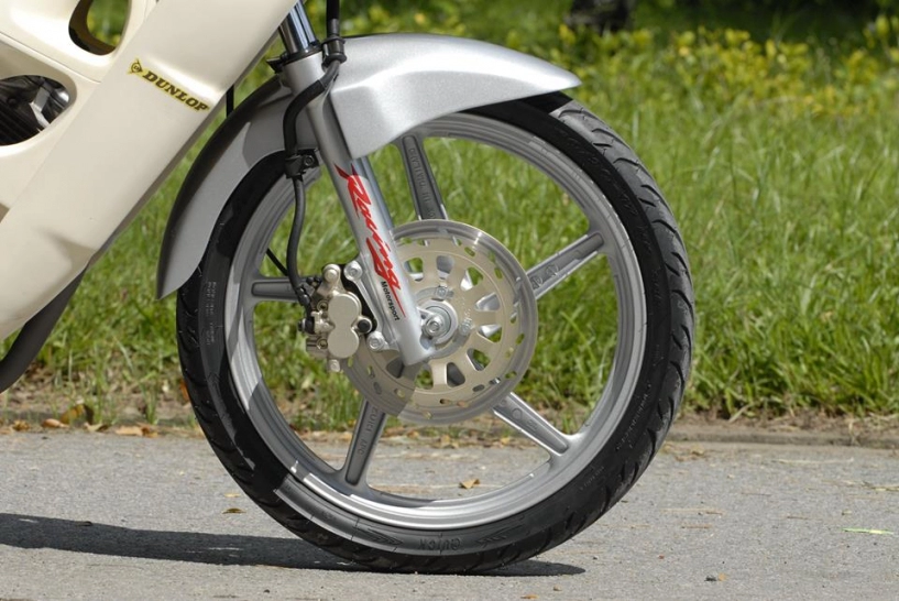 Suzuki fx bạc với sự trở lại đầy ấn tượng