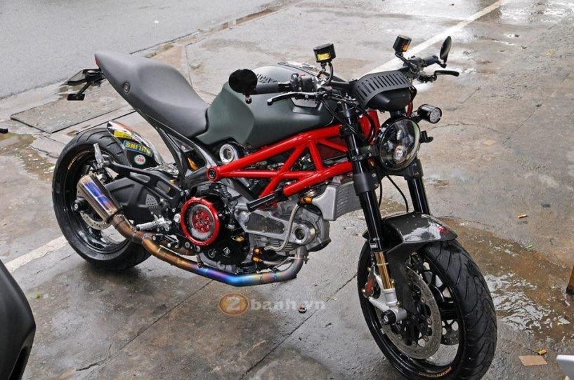 Thú dữ ducati 795 khoe dáng với dàn đồ chơi hàng hiệu