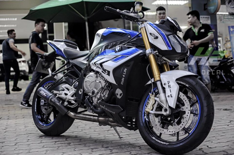 Bmw s1000r lột xác theo phong cách hp4