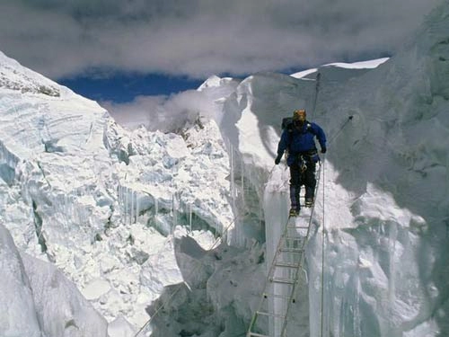 Chinh phục nóc nhà của thế giới everest