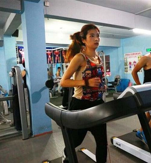 Cô gái giảm 45kg để thành huấn luyện viên thể dục
