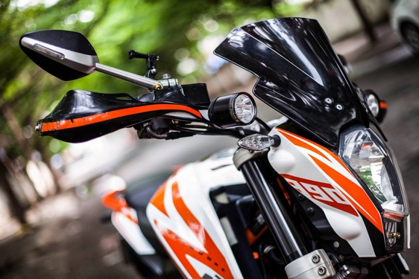 Ktm duke 390 độ đầy phong cách của biker sài thành