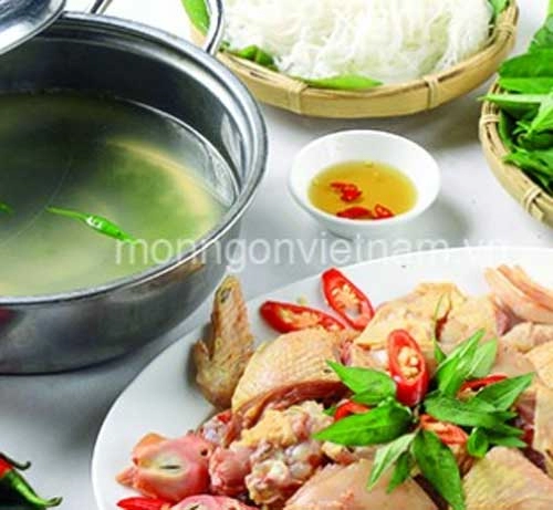 Lẩu gà vườn lá giang