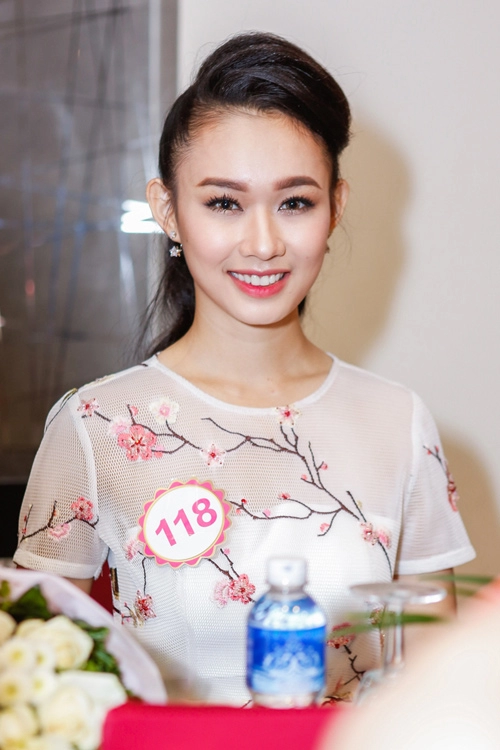 Ngắm top 30 hoa hậu vn trong lần đầu ra mắt báo chí