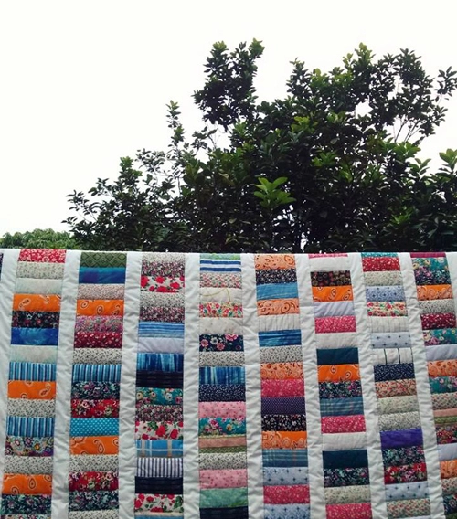 Những chiếc chăn may từ hàng trăm miếng vải rực rỡ