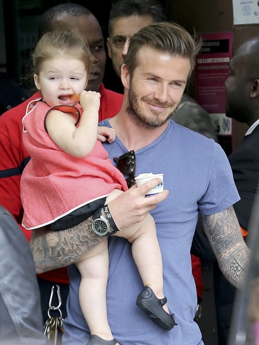 Tan chảy trước hình ảnh con gái beckham diện váy áo siêu sành điệu