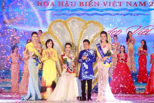 Tân hoa hậu biển 2016 bật khóc vì bị tố mua giải