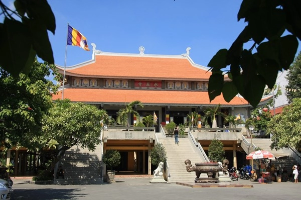 Tháng giêng đến thăm 4 ngôi chùa nổi tiếng ở sài gòn