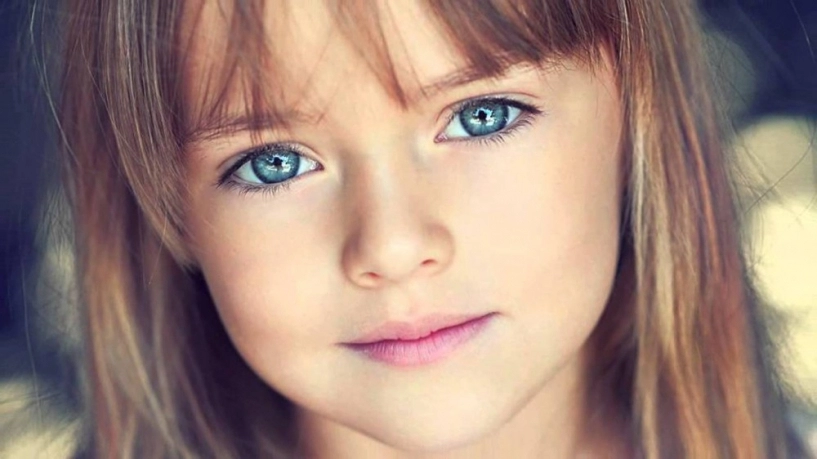 3 bé gái xinh nổi tiếng khắp thế giới vì đôi mắt đẹp hút hồn