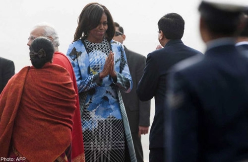 Ấn độ dự định tặng bà obama 100 bộ sari dệt từ vàng