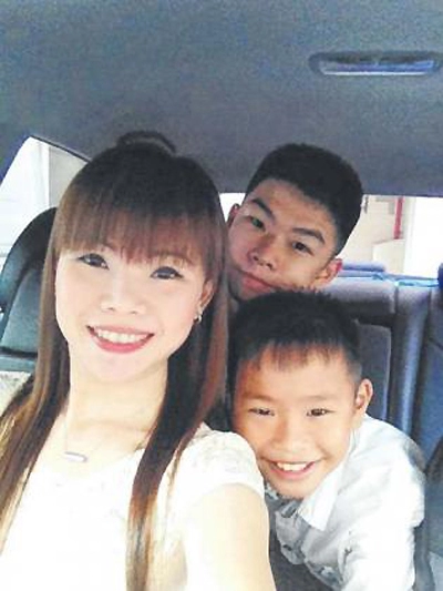Bà mẹ 2 con được khen là tài xế xinh nhất singapore