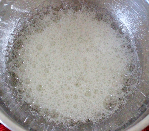 Cách làm bánh kem gà bông đẻ trứng sô cô la