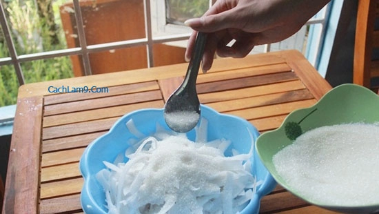 Cách làm mứt dừa trắng ngon dẻo từ cùi dừa cho ngày tết