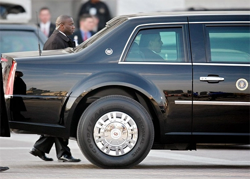  cadillac chở tổng thống mỹ dùng lốp gì 
