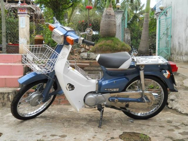 Có phải cây xăng ăn gian khi xe honda 82 dung tích chỉ 1 gallon mà đổ thành 408 lit