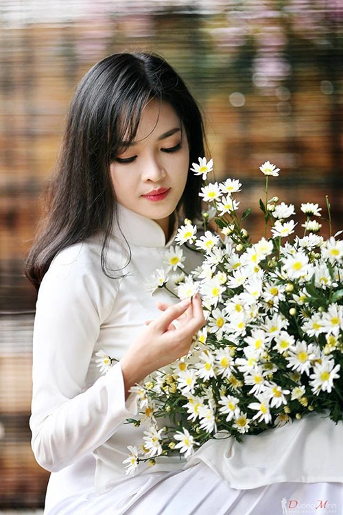 Cuộc đời sang trang của cô gái lột xác nhờ phẫu thuật thẩm mỹ