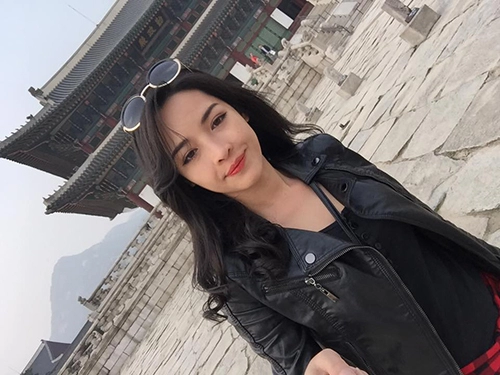 Cuộc đời sang trang của cô gái lột xác nhờ phẫu thuật thẩm mỹ