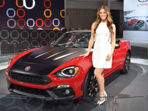  dàn mẫu nóng bỏng tại new york auto show 2016 