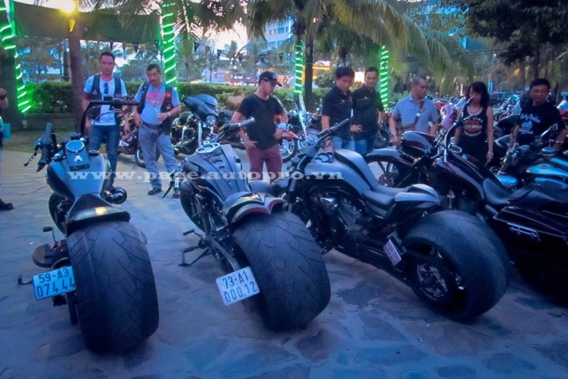 Dàn siêu mô tô bánh béo hội tụ tại đại hội mô tô lớn nhất việt nam