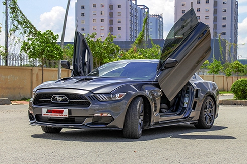  ford mustang độ cửa cắt kéo của dân chơi sài gòn 