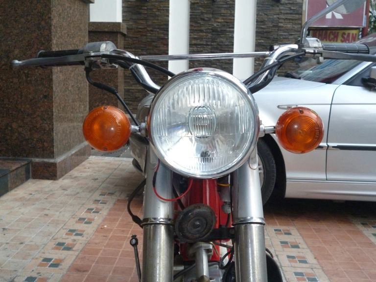 Honda 68 đỏ cờ dáng cl50