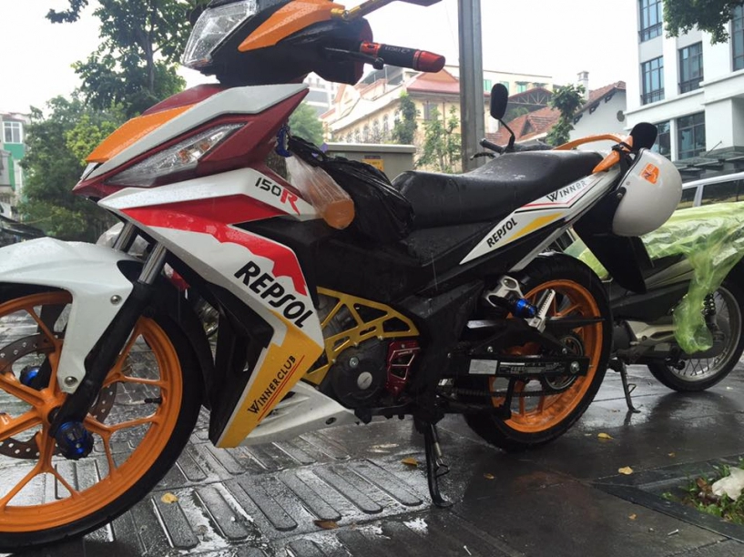 Honda winner 150 độ chất lừ với phong cách repsol