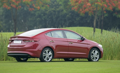  hyundai elantra 2016 - thêm thách thức cho altis tại việt nam 