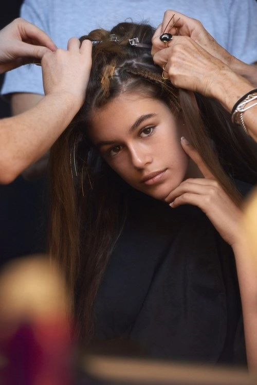 Kaia gerber chính thức trở thành nàng thơ mới của marc jacobs beauty