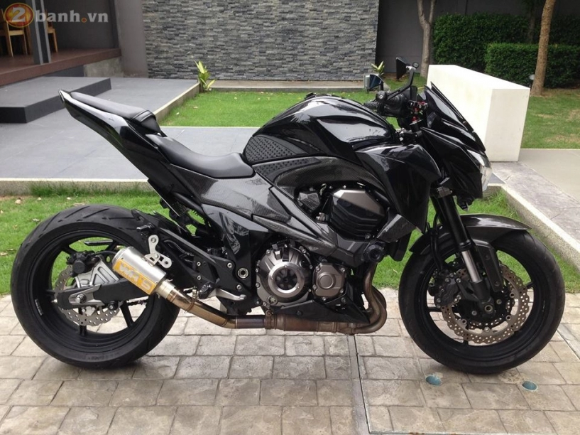 Kawasaki z800 sắc lẹm trong bộ cánh tối màu