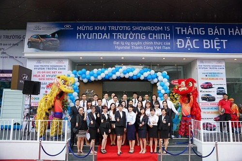  khai trương showroom hyundai mới tại tp hcm 