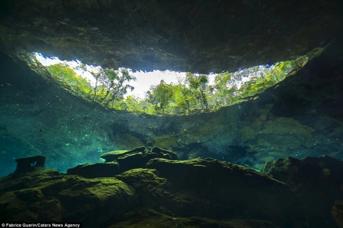 Khám phá nghĩa địa dưới nước của người maya cổ