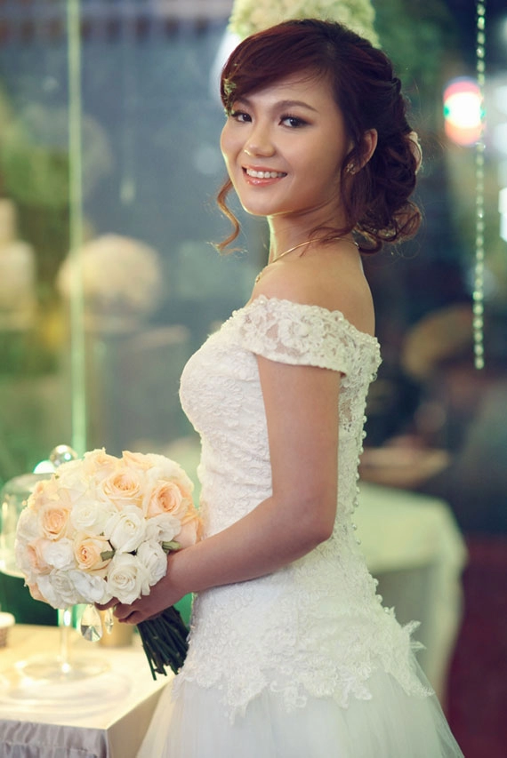 Kiểu tóc cô dâu đơn giản đẹp cho khuôn mặt tròn dễ thương 2016