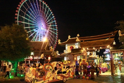 Lễ hội đèn lồng rực rỡ sắc màu tại asia park