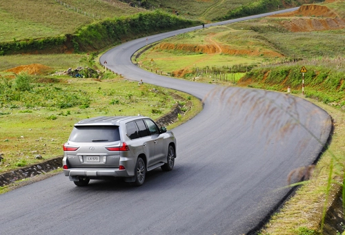  lexus lx570 giá mới hơn 8 tỷ tại việt nam 