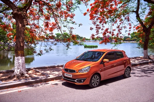  mitsubishi giảm giá mạnh cho mirage và attrage 