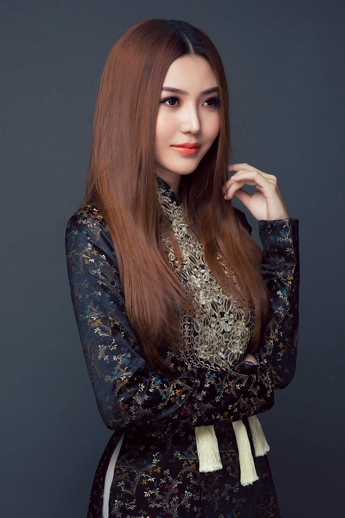 Ngắm quốc phục của chân dài dự thi miss global beauty queen