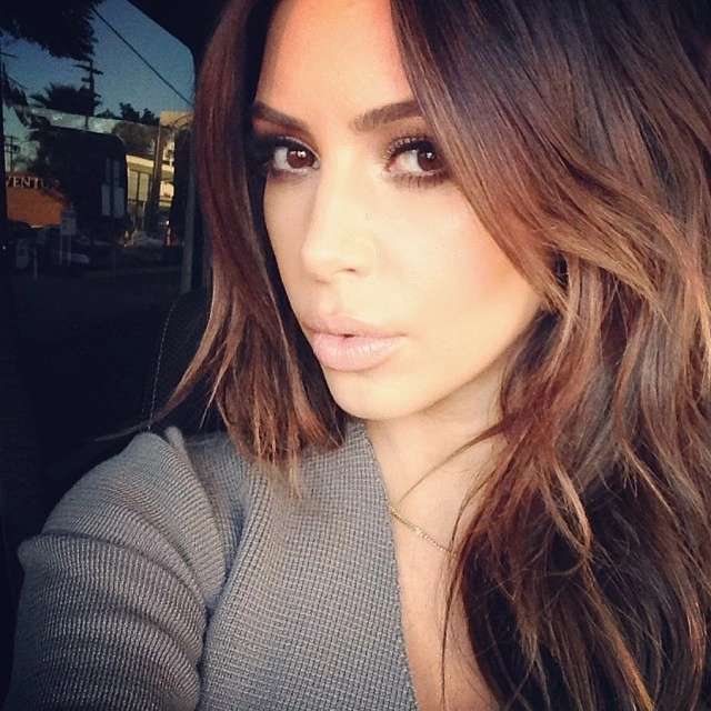 Nghiện selfie kim kardashian chụp 6000 ảnh trong 4 ngày