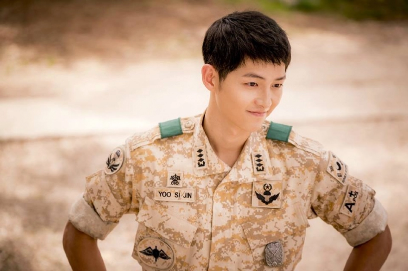 Những kiểu tóc nam đẹp của song joong ki trong hậu duệ mặt trời 2016