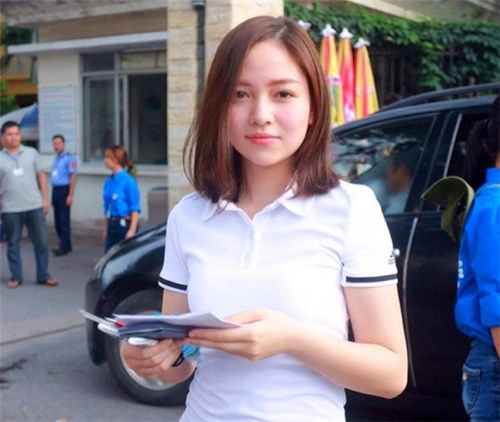 Những thí sinh gây sốt trong hai ngày thi đh đầu tiên vì xinh đẹp