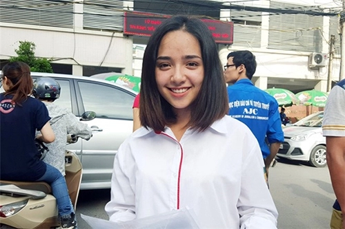 Những thí sinh gây sốt trong hai ngày thi đh đầu tiên vì xinh đẹp