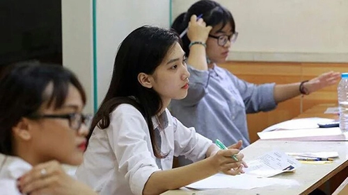 Những thí sinh gây sốt trong hai ngày thi đh đầu tiên vì xinh đẹp