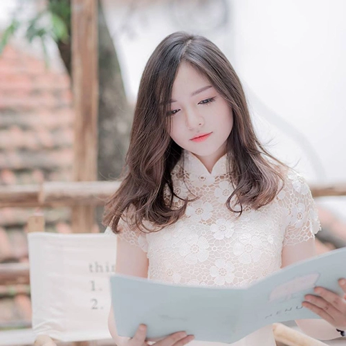 Nữ sinh dự thi đh bách khoa có nhan sắc tươi xinh